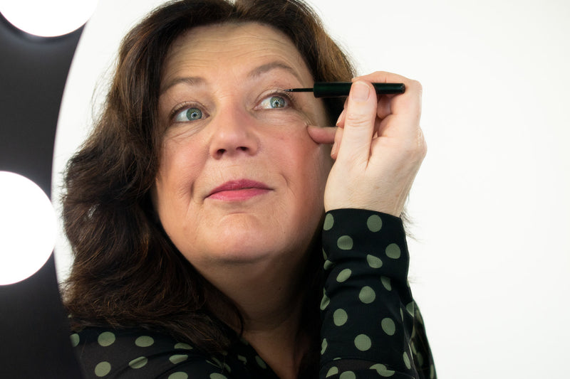 Hoe breng je eyeliner aan?