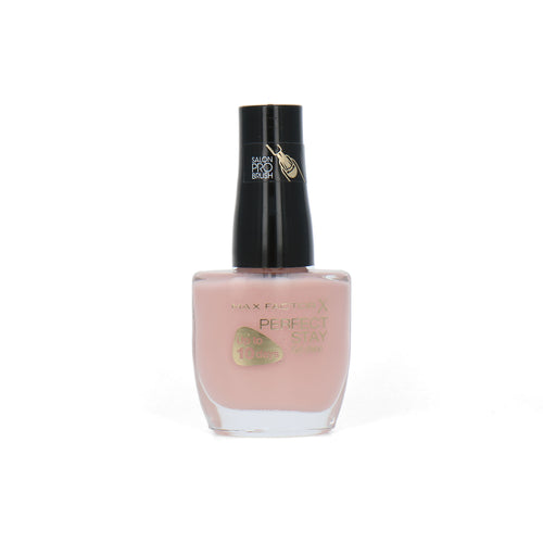 647 Creamy Rose